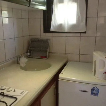 Club Mel מרמריס