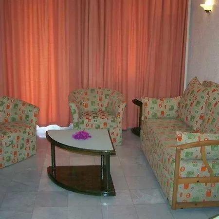 Club Mel Hotel