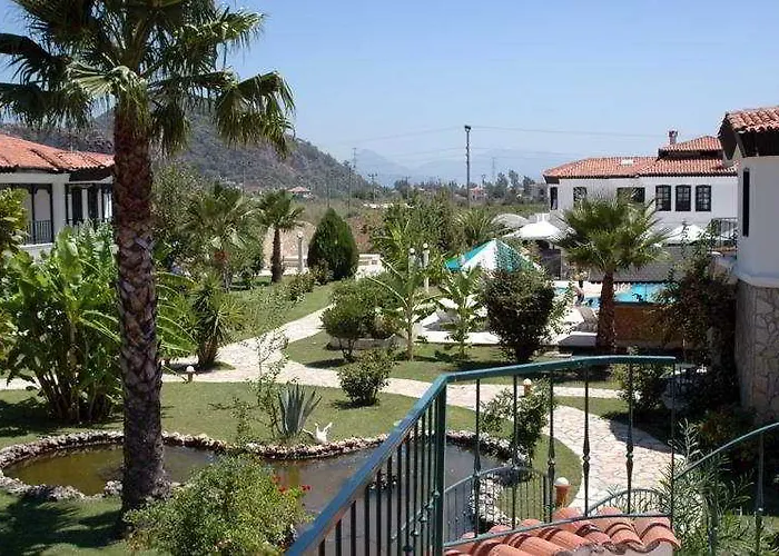 فندق Club Mel 3*